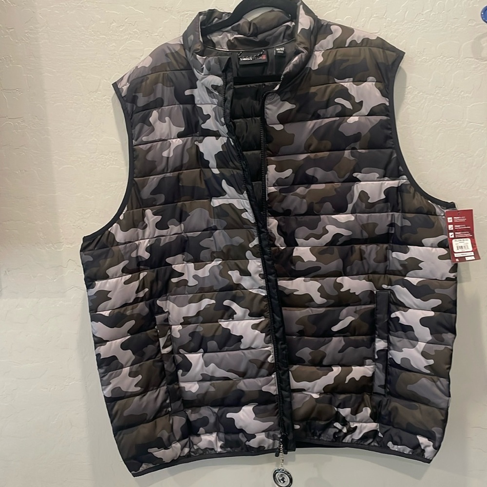 NWT Swiss Tech Puffer Vest Men's 2XL Camo Jacket Full Zip Sleeveless Outdoor